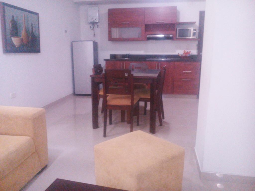 Hotel Cuarta Avenida كالي الغرفة الصورة