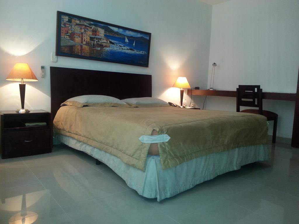 Hotel Cuarta Avenida كالي المظهر الخارجي الصورة